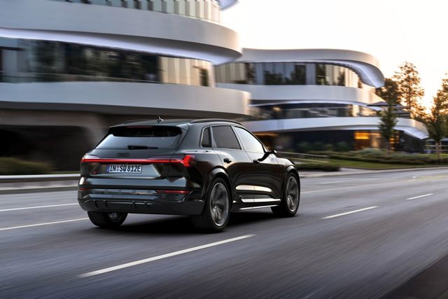 Audi Sq8 E-Tron photo 26