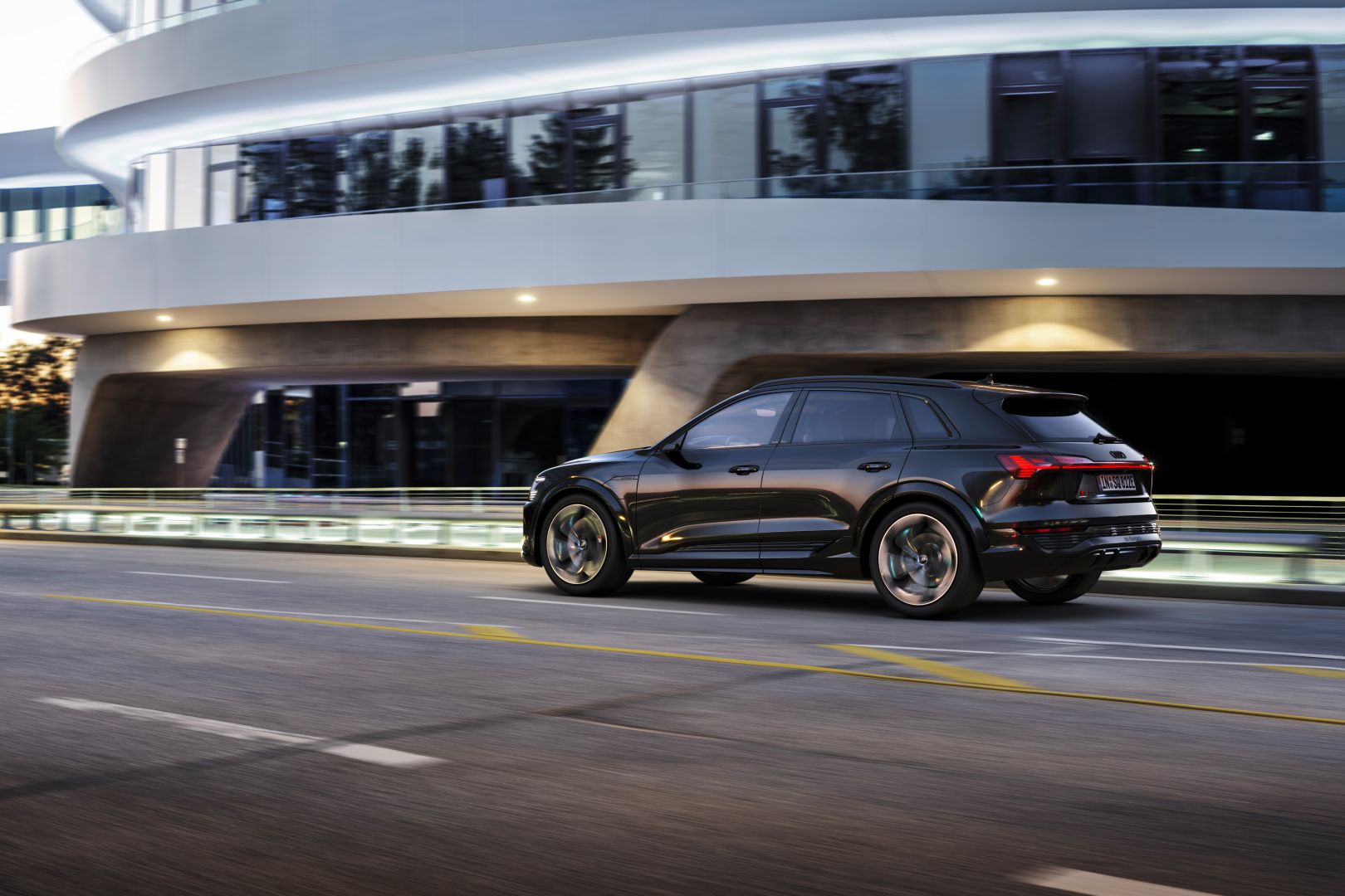 Audi Sq8 E-Tron photo 29