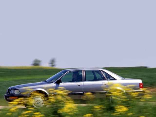 Audi V8 photo 22