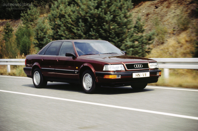 AUDI V8