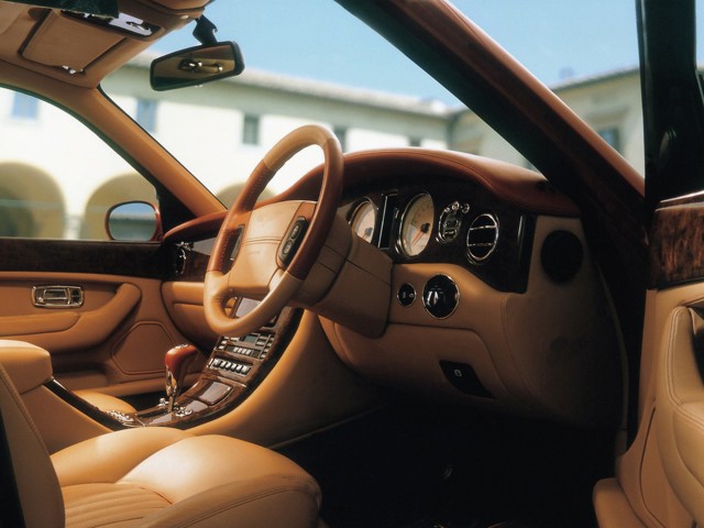 Bentley Arnage photo 14