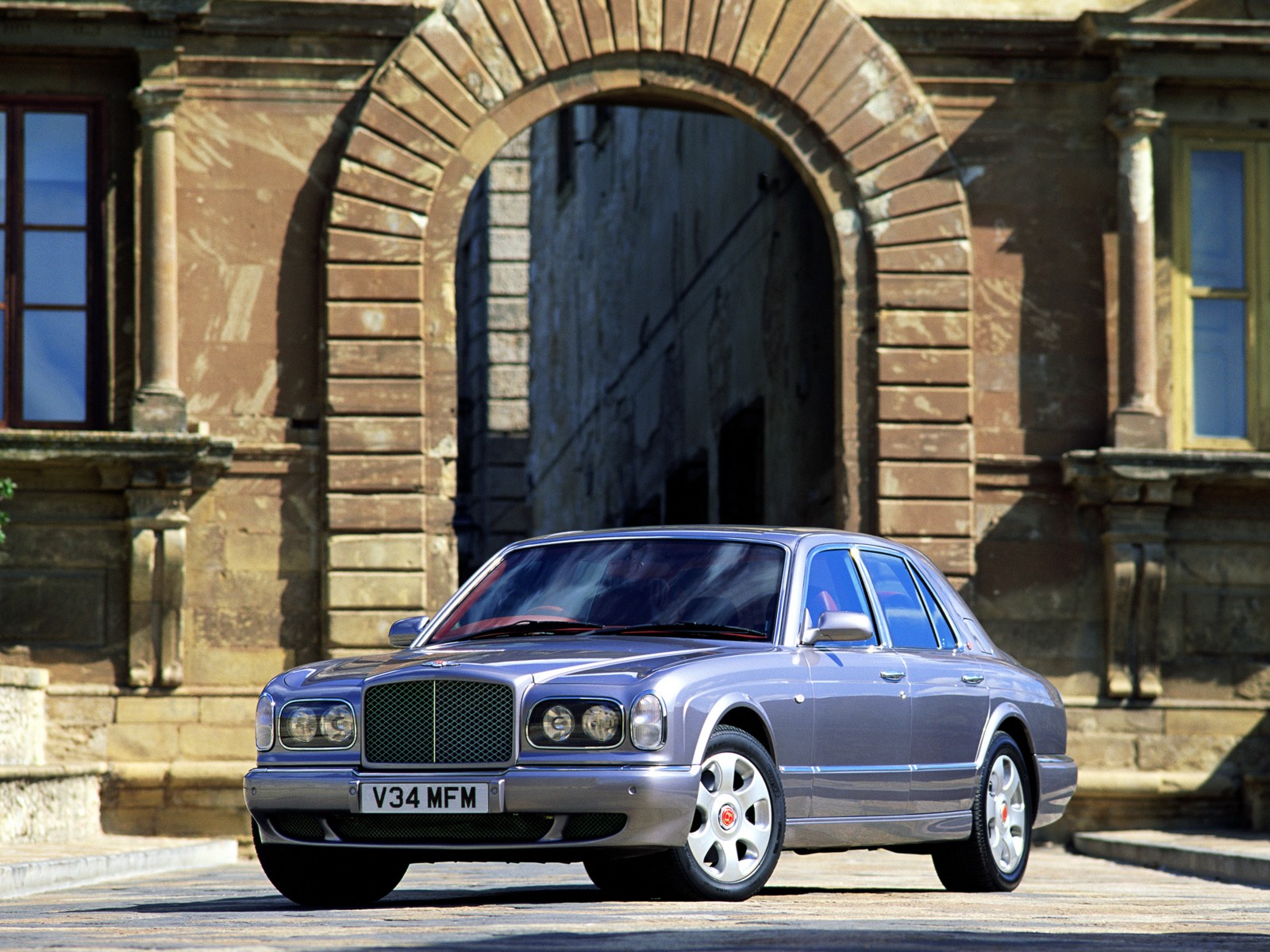 Bentley Arnage photo 10