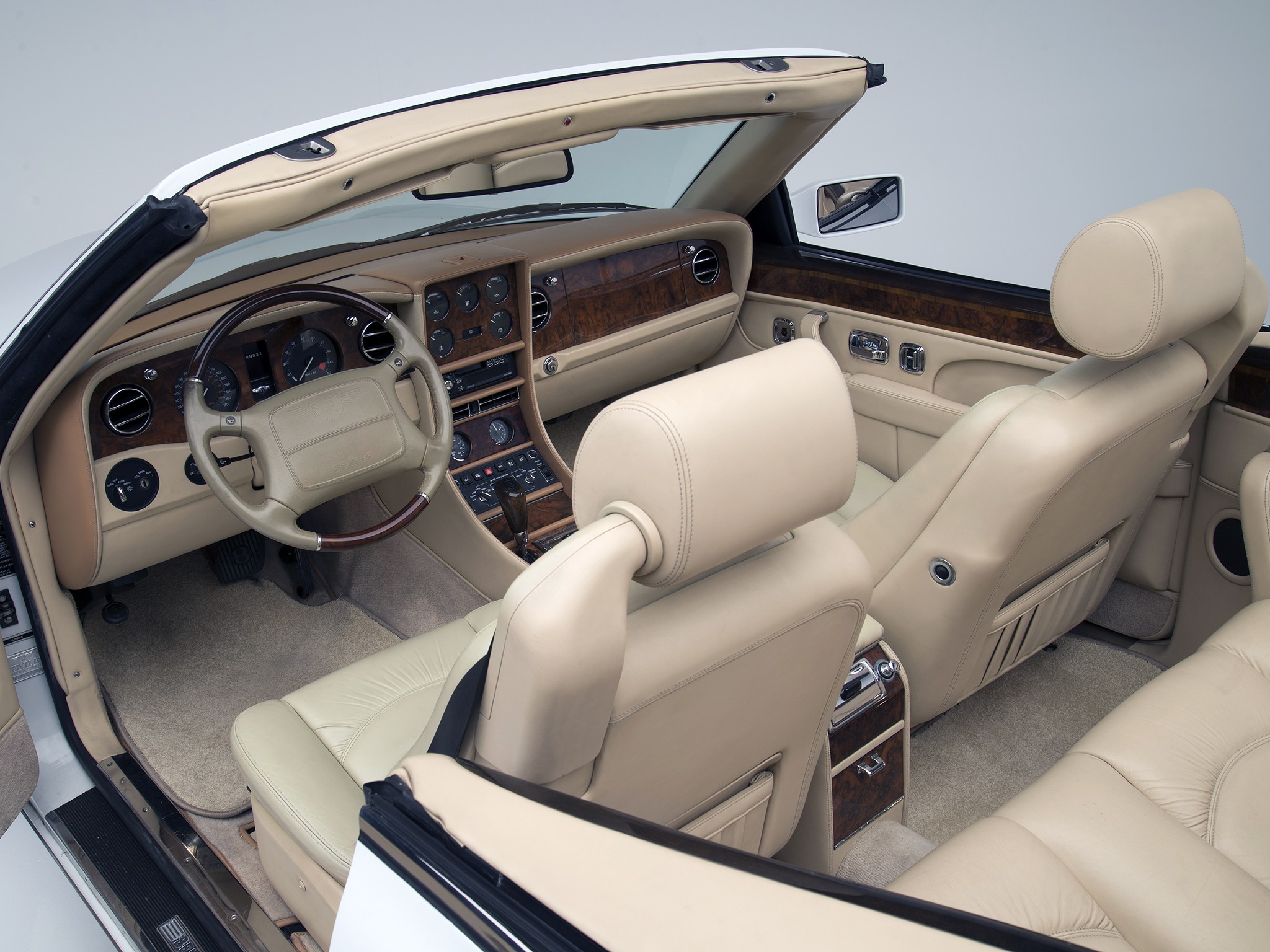 Bentley Azure photo 37