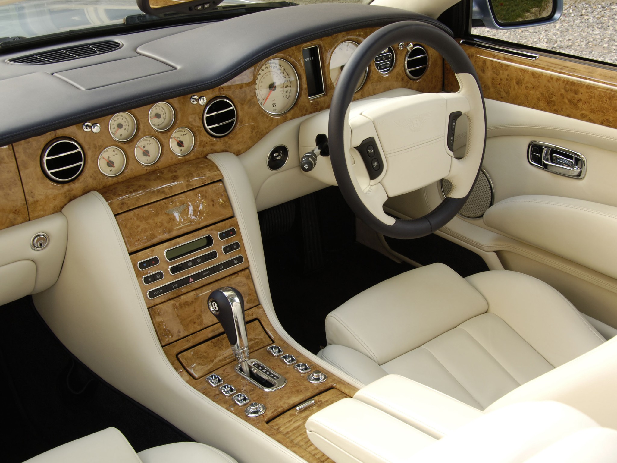 Bentley Azure photo 42
