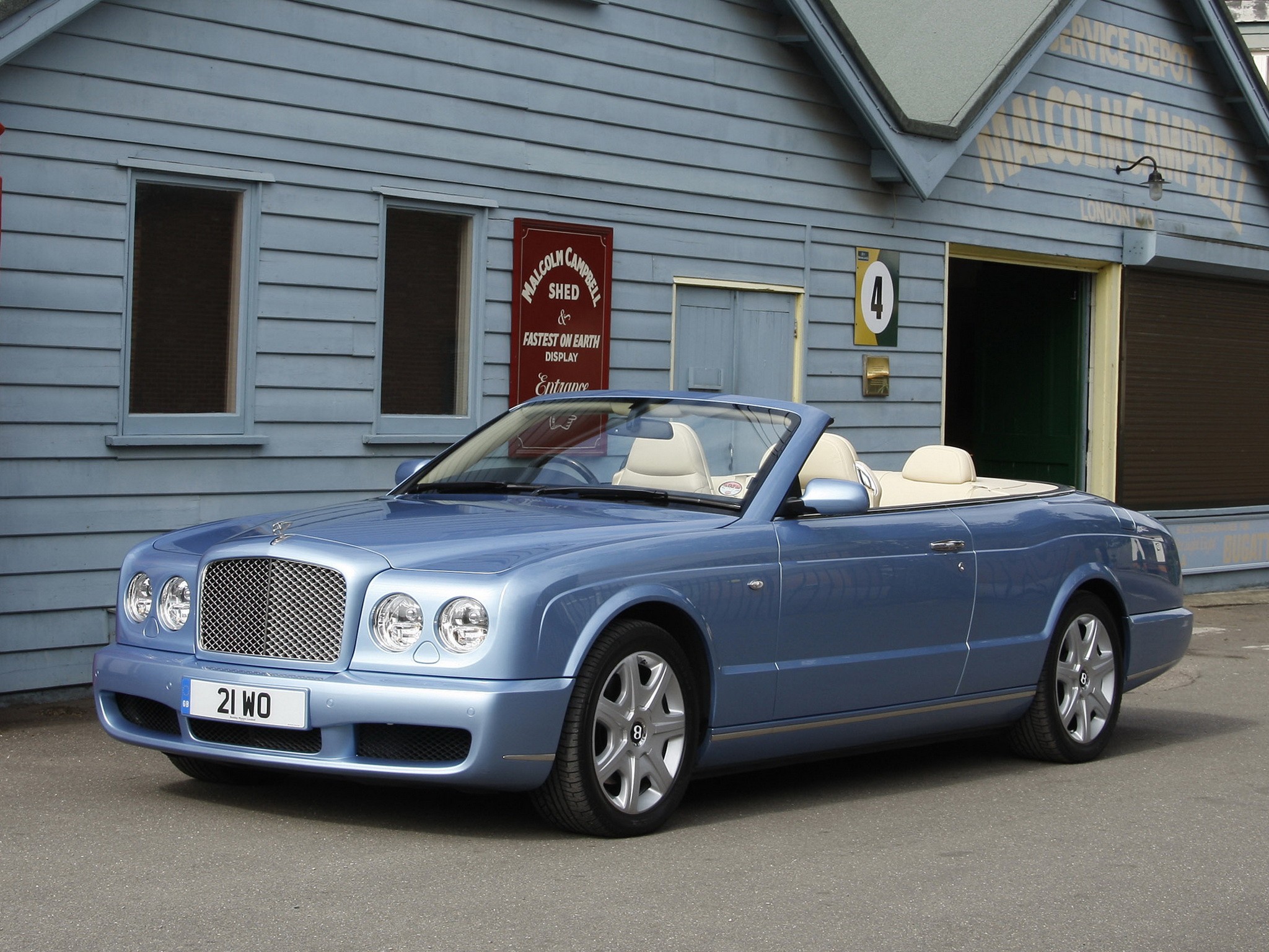 Bentley Azure photo 23