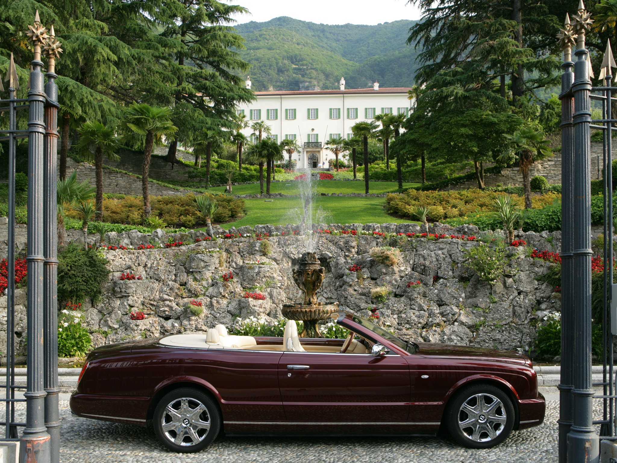 Bentley Azure photo 25