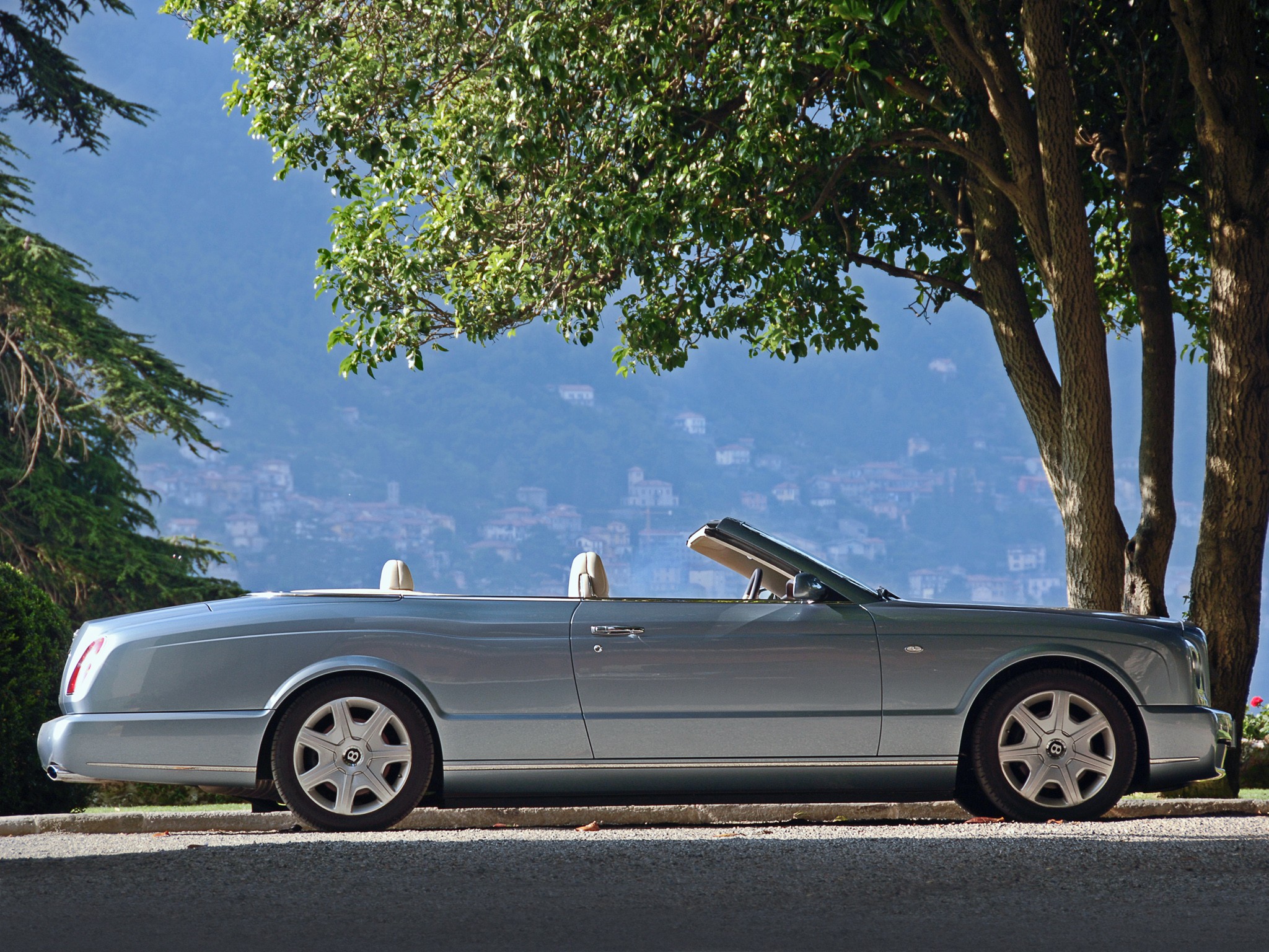 Bentley Azure photo 33
