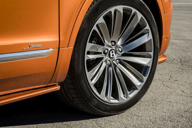 Bentley Bentayga Speed photo 2