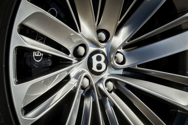 Bentley Bentayga Speed photo 3