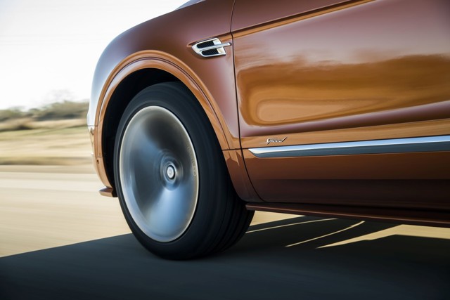 Bentley Bentayga Speed photo 16