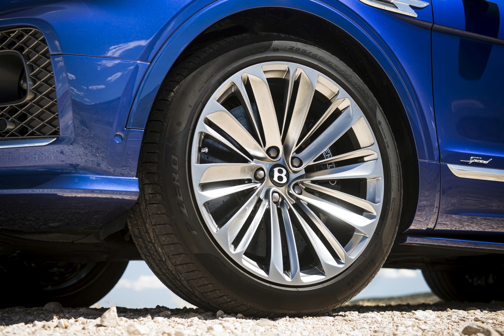 Bentley Bentayga Speed photo 2