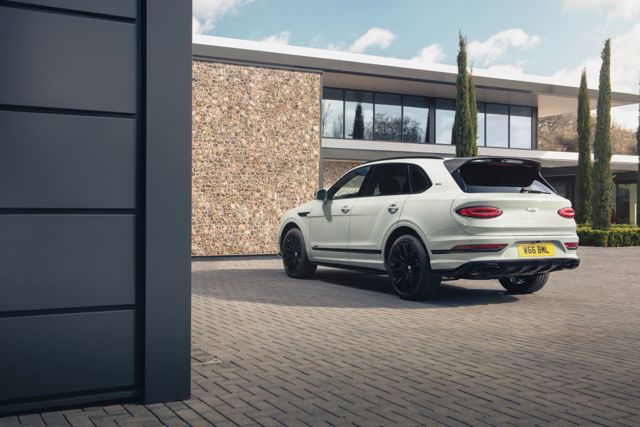 Bentley Bentayga Speed photo 19