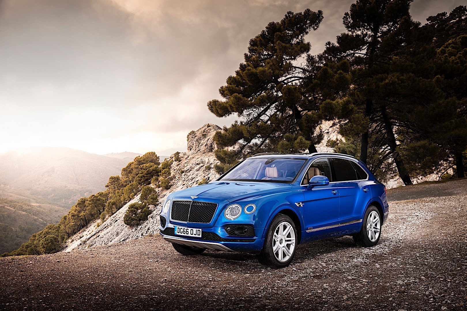 Bentley Bentayga photo 17