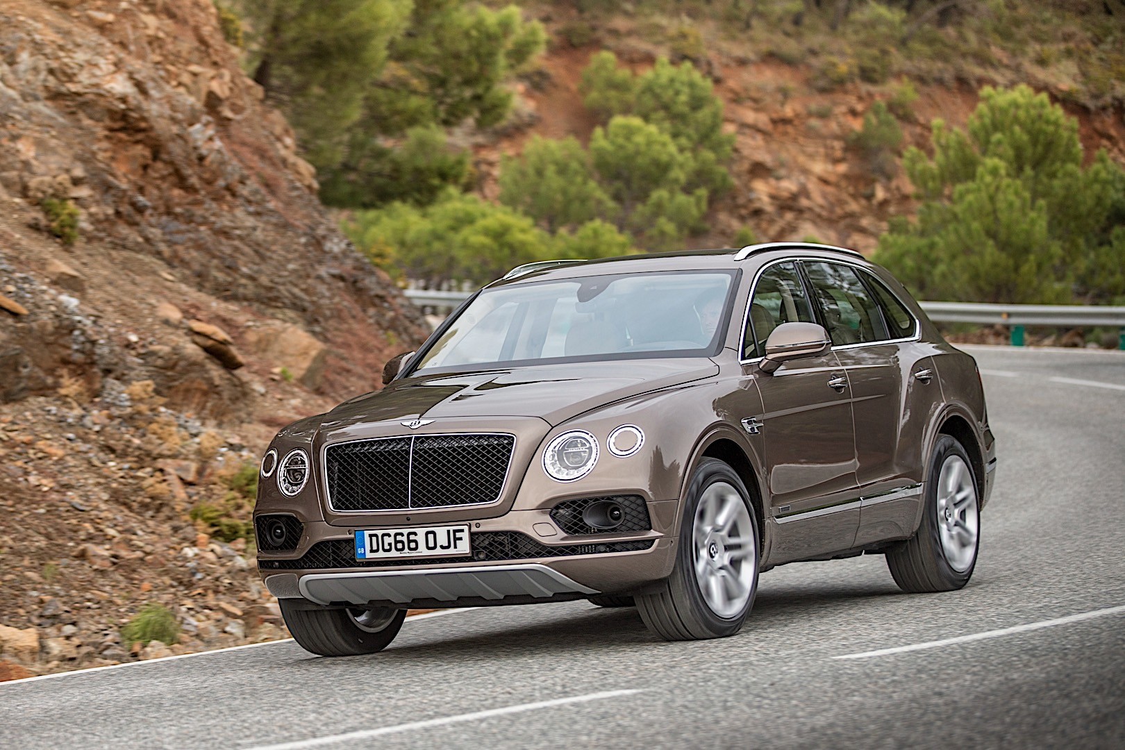 Bentley Bentayga photo 19