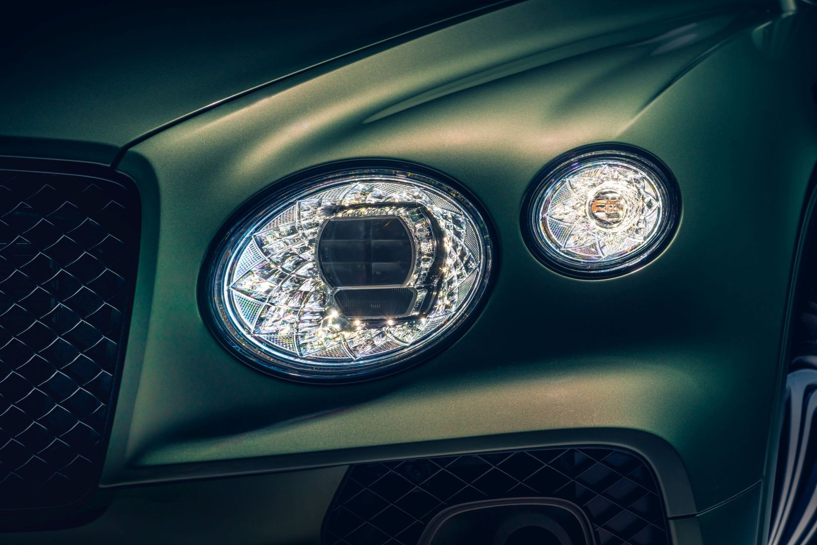 Bentley Bentayga photo 10
