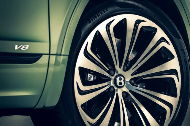 Bentley Bentayga photo 11