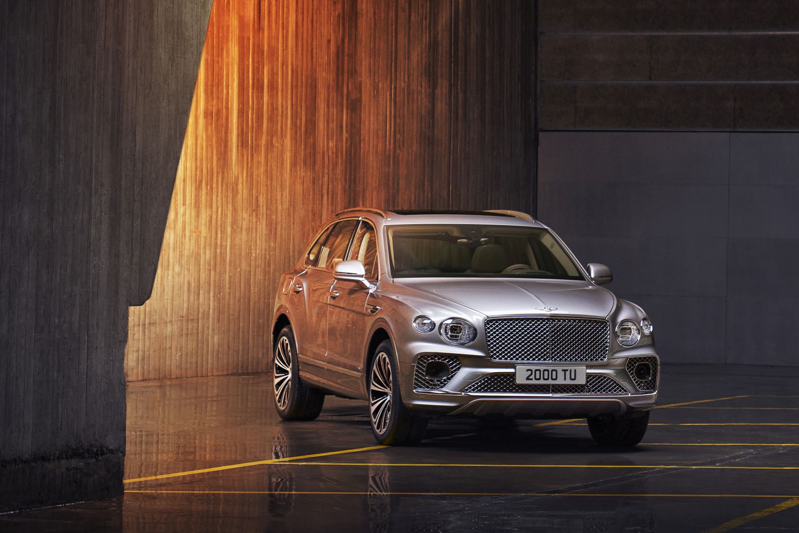 Bentley Bentayga photo 16