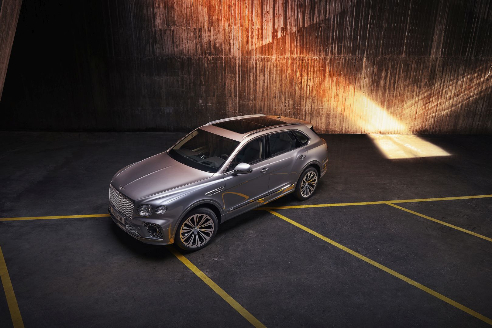 Bentley Bentayga photo 17