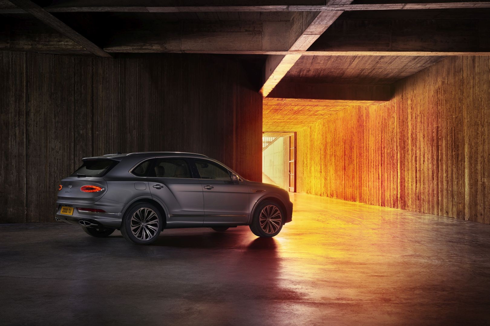 Bentley Bentayga photo 18