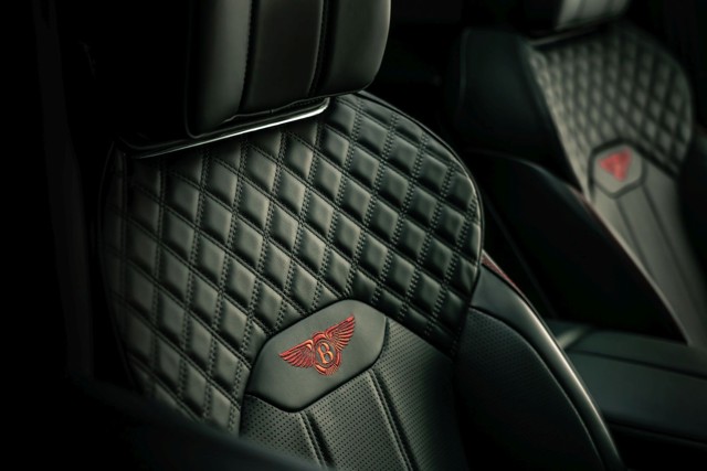 Bentley Bentayga photo 24