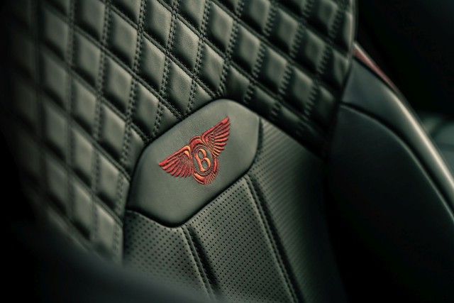 Bentley Bentayga photo 25