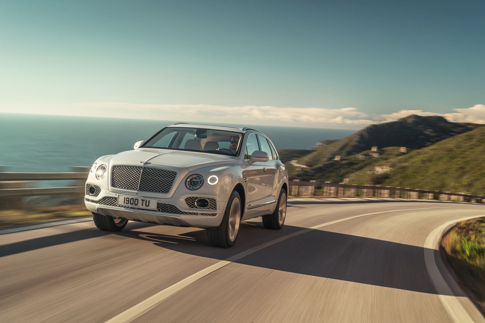 Bentley Bentayga photo 35