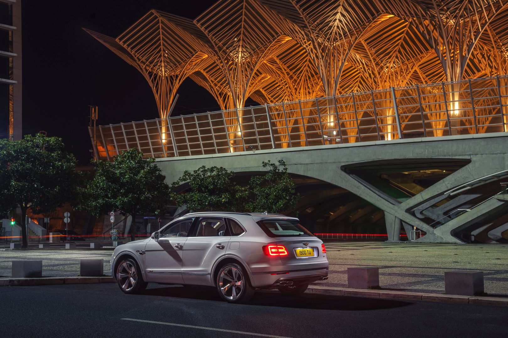 Bentley Bentayga photo 46