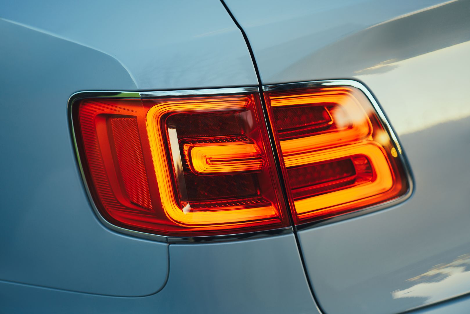 Bentley Bentayga photo 51