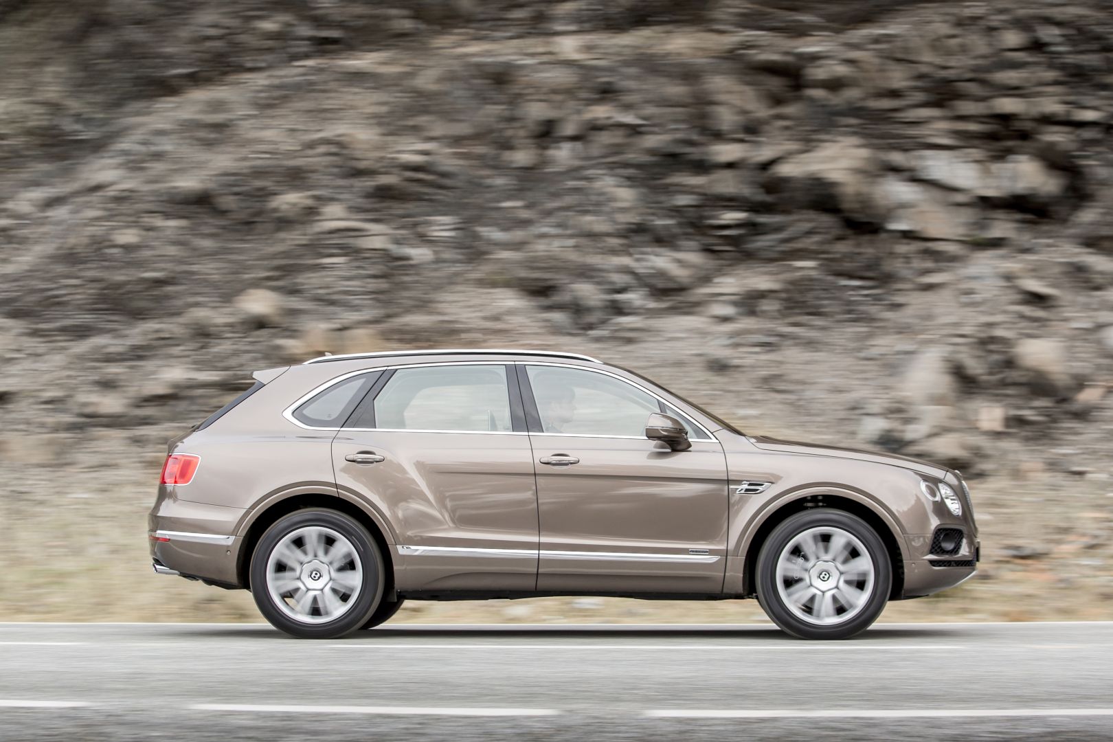 Bentley Bentayga photo 59
