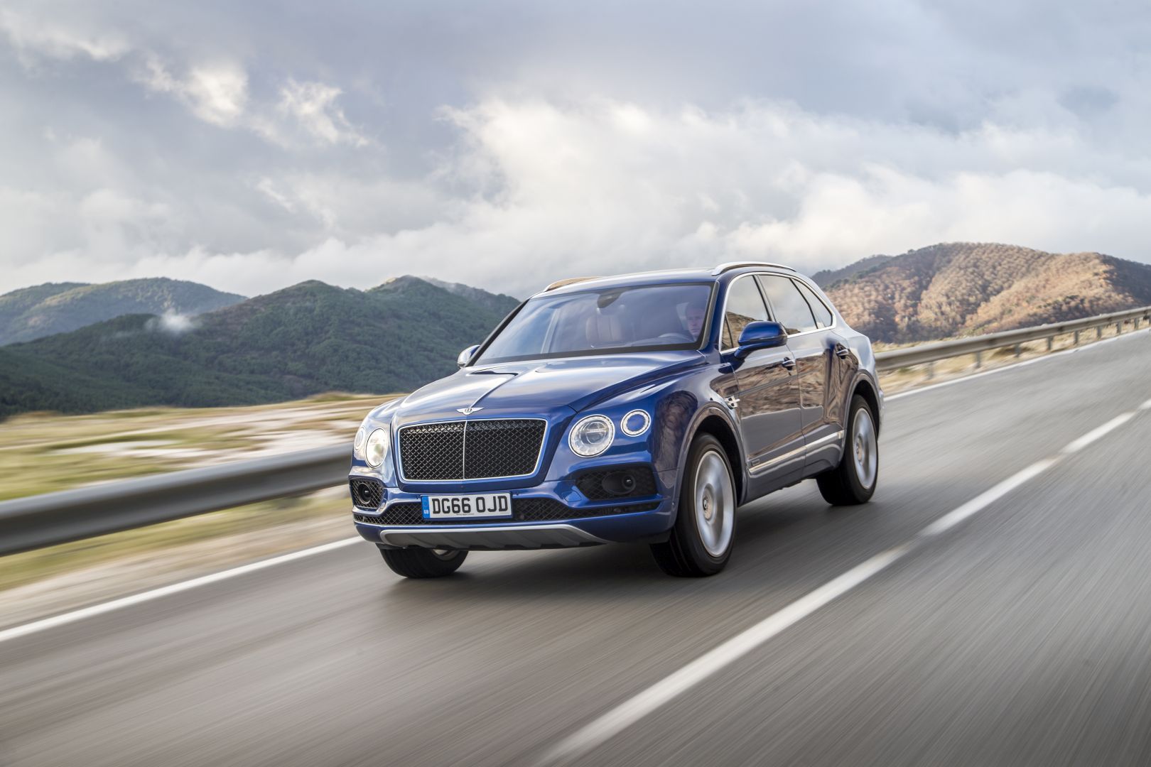 Bentley Bentayga photo 87