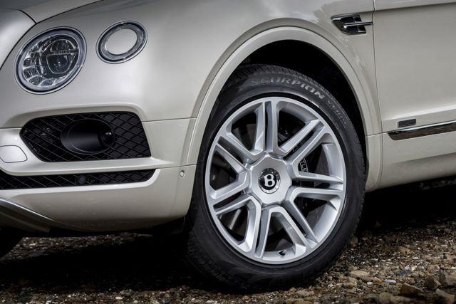Bentley Bentayga Foto 94