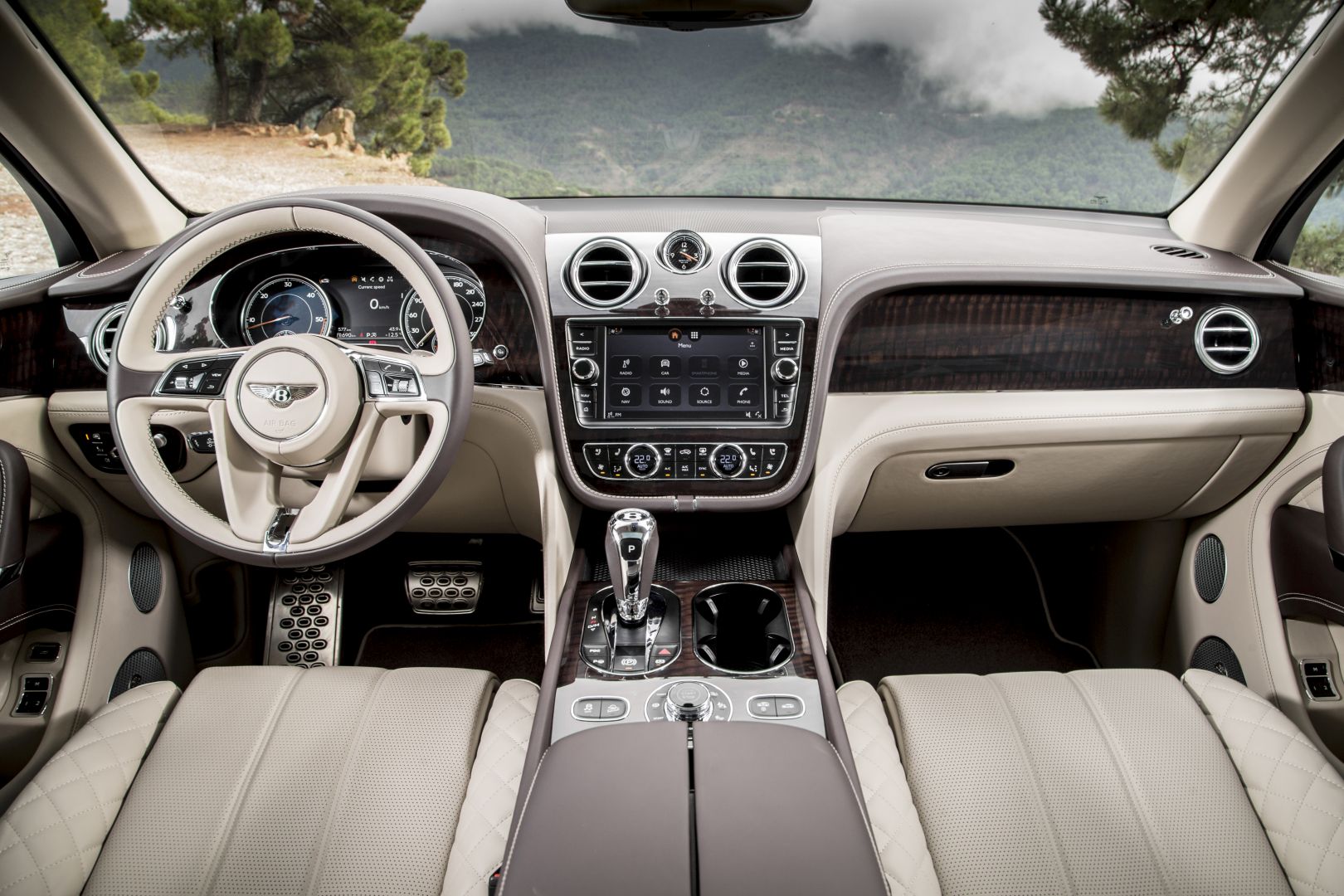 Bentley Bentayga photo 131