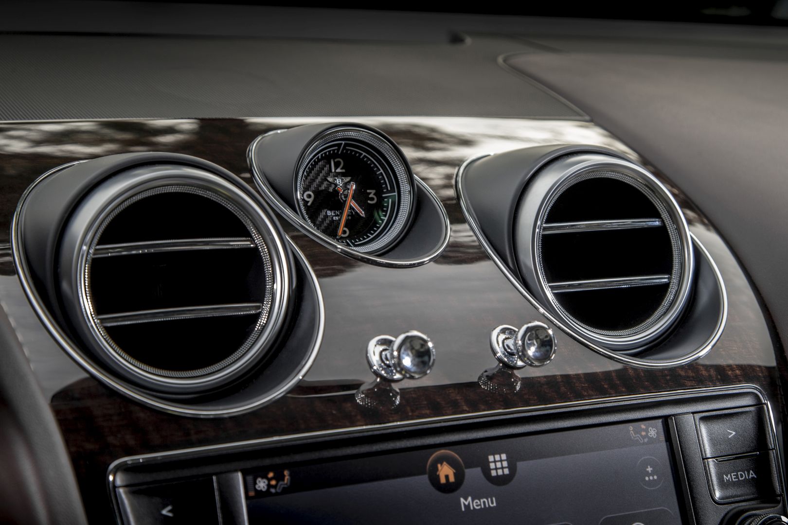 Bentley Bentayga photo 135