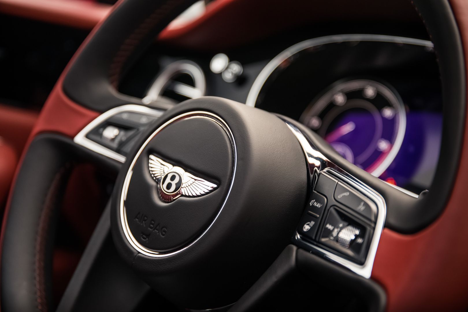 Bentley Bentayga photo 152