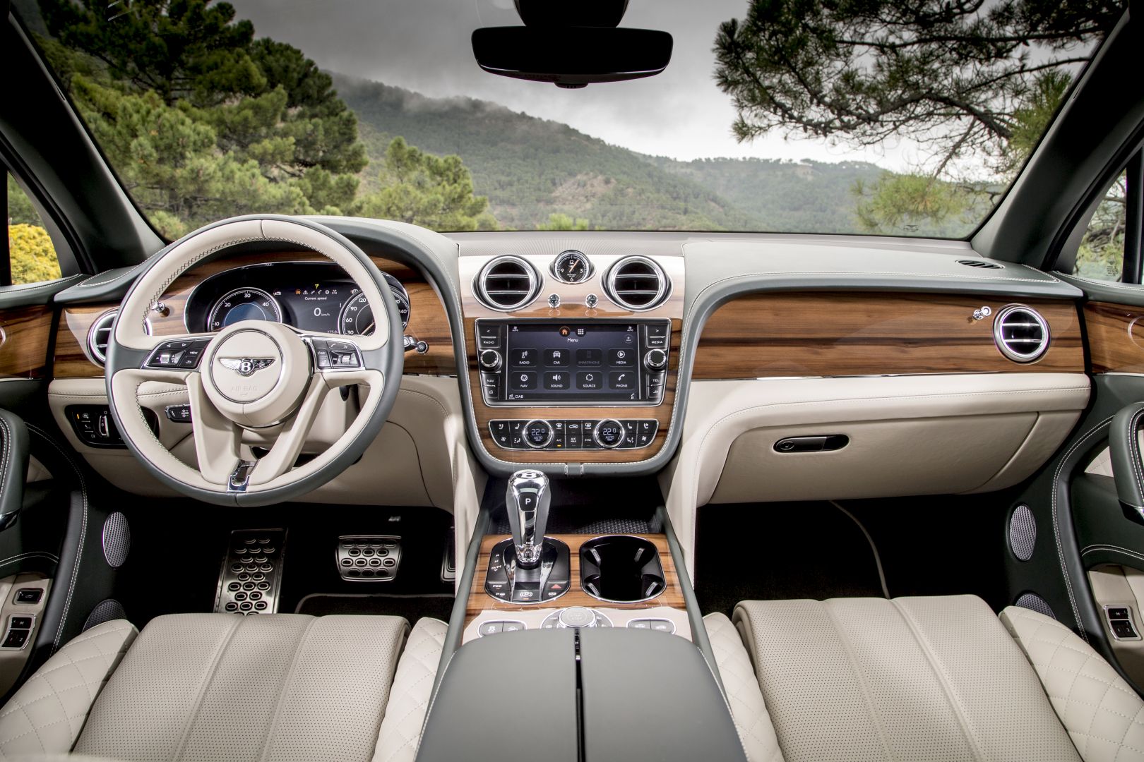 Bentley Bentayga photo 160