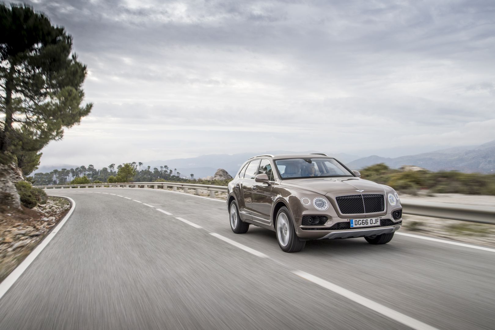Bentley Bentayga photo 8