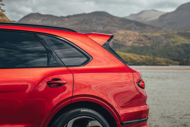 Bentley Bentayga photo 14