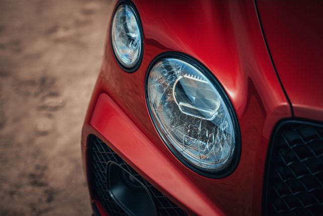 Bentley Bentayga photo 17