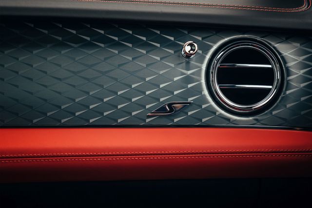 Bentley Bentayga photo 22