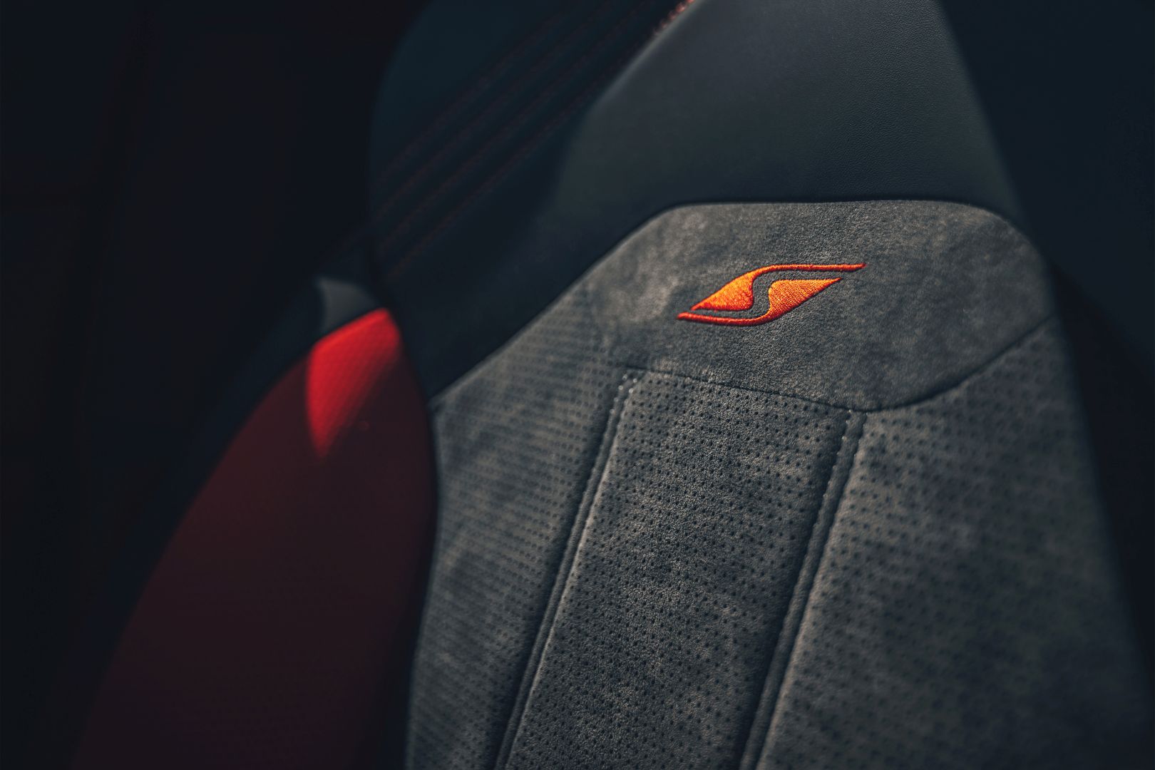 Bentley Bentayga photo 23