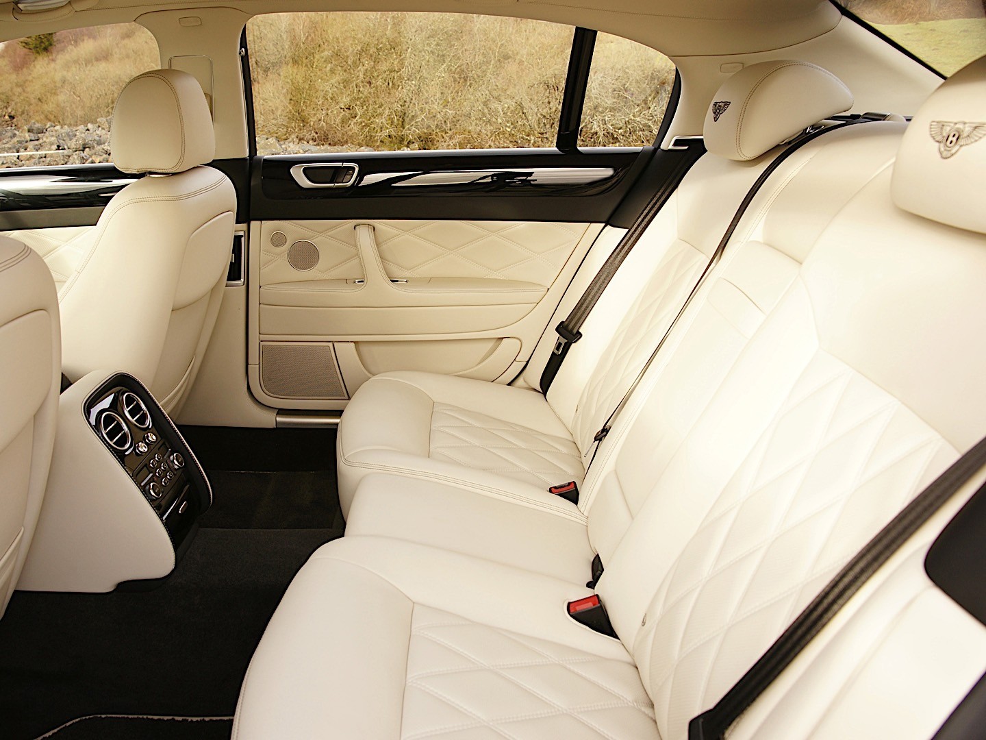 Bentley Continental Flying Spur photo 45