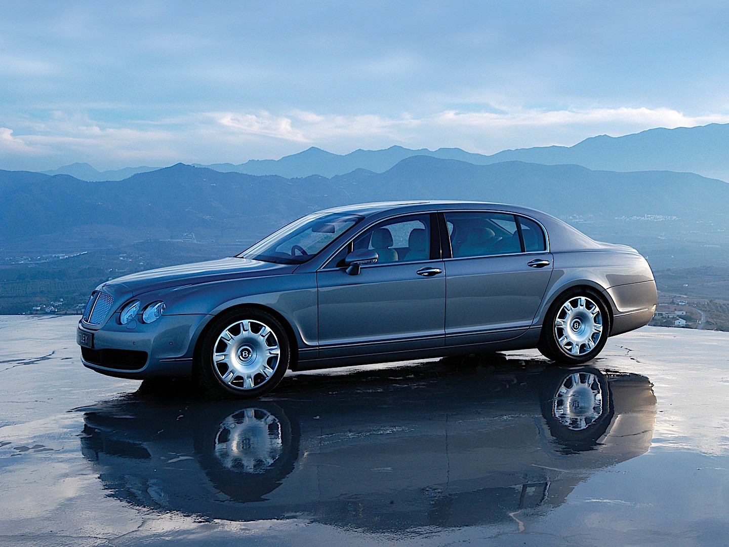 Bentley Continental Flying Spur photo 12