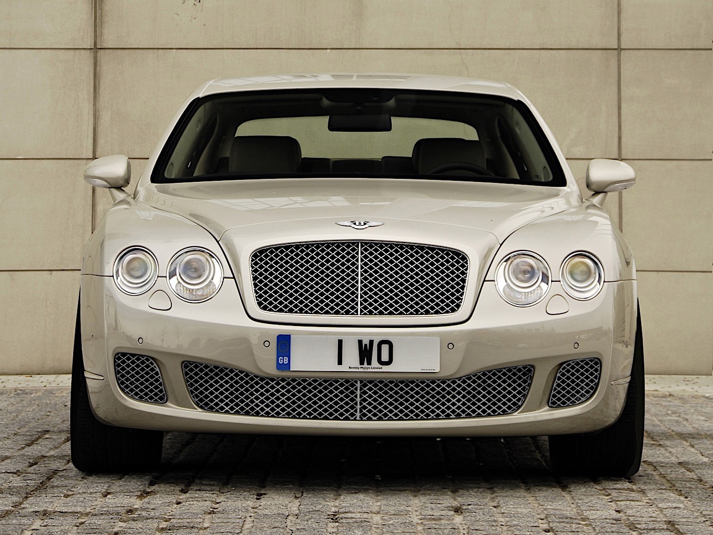 Bentley Continental Flying Spur photo 20