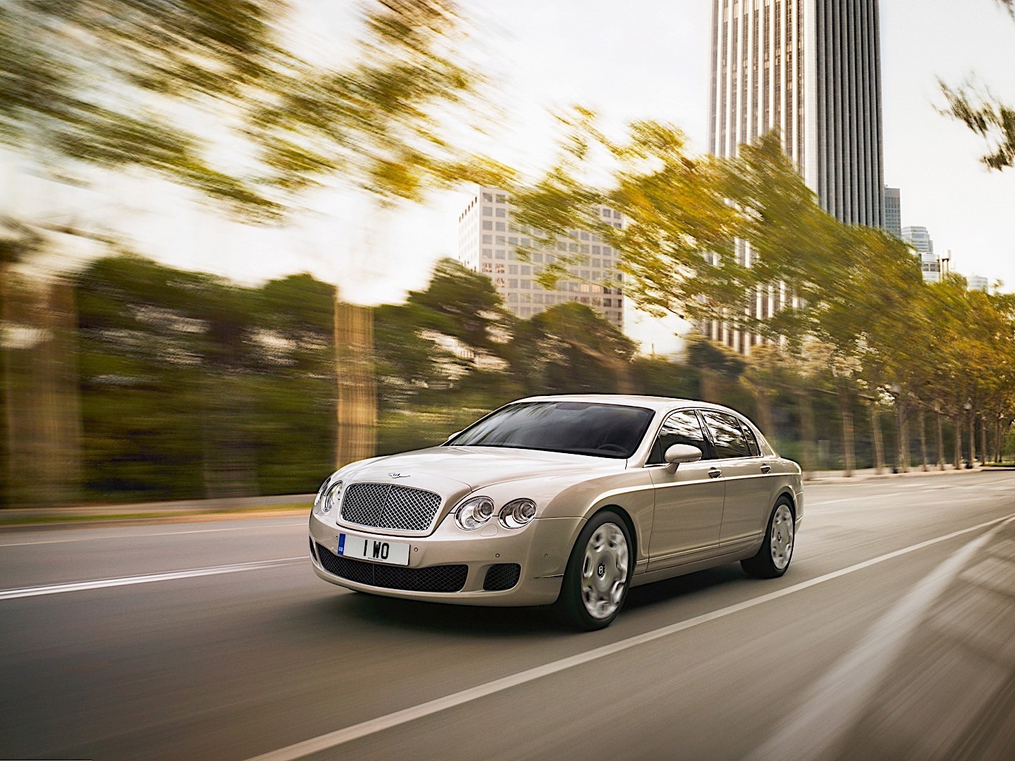 Bentley Continental Flying Spur photo 32