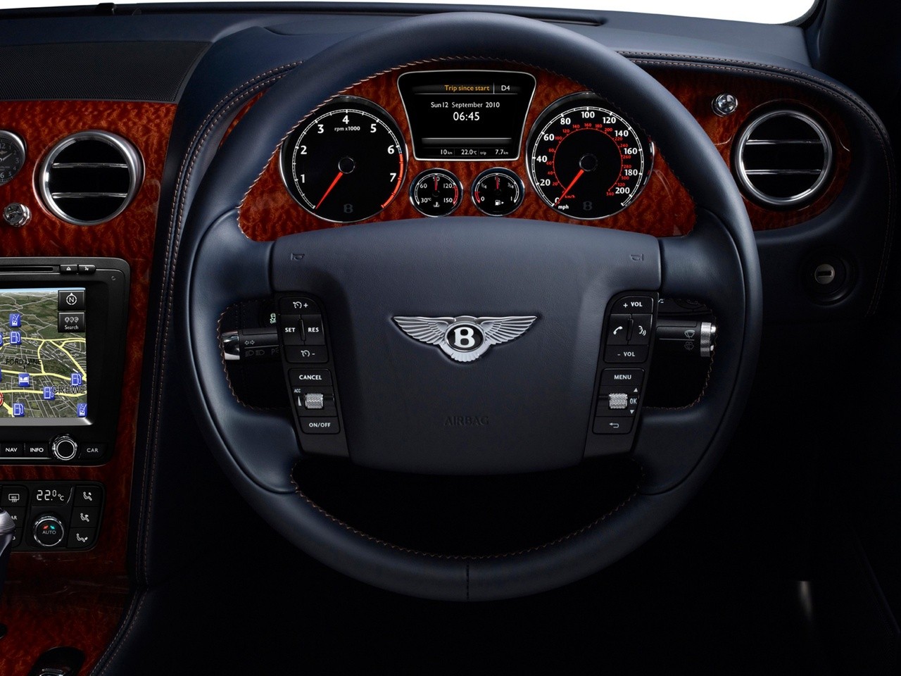 Bentley Continental Flying Spur photo 36