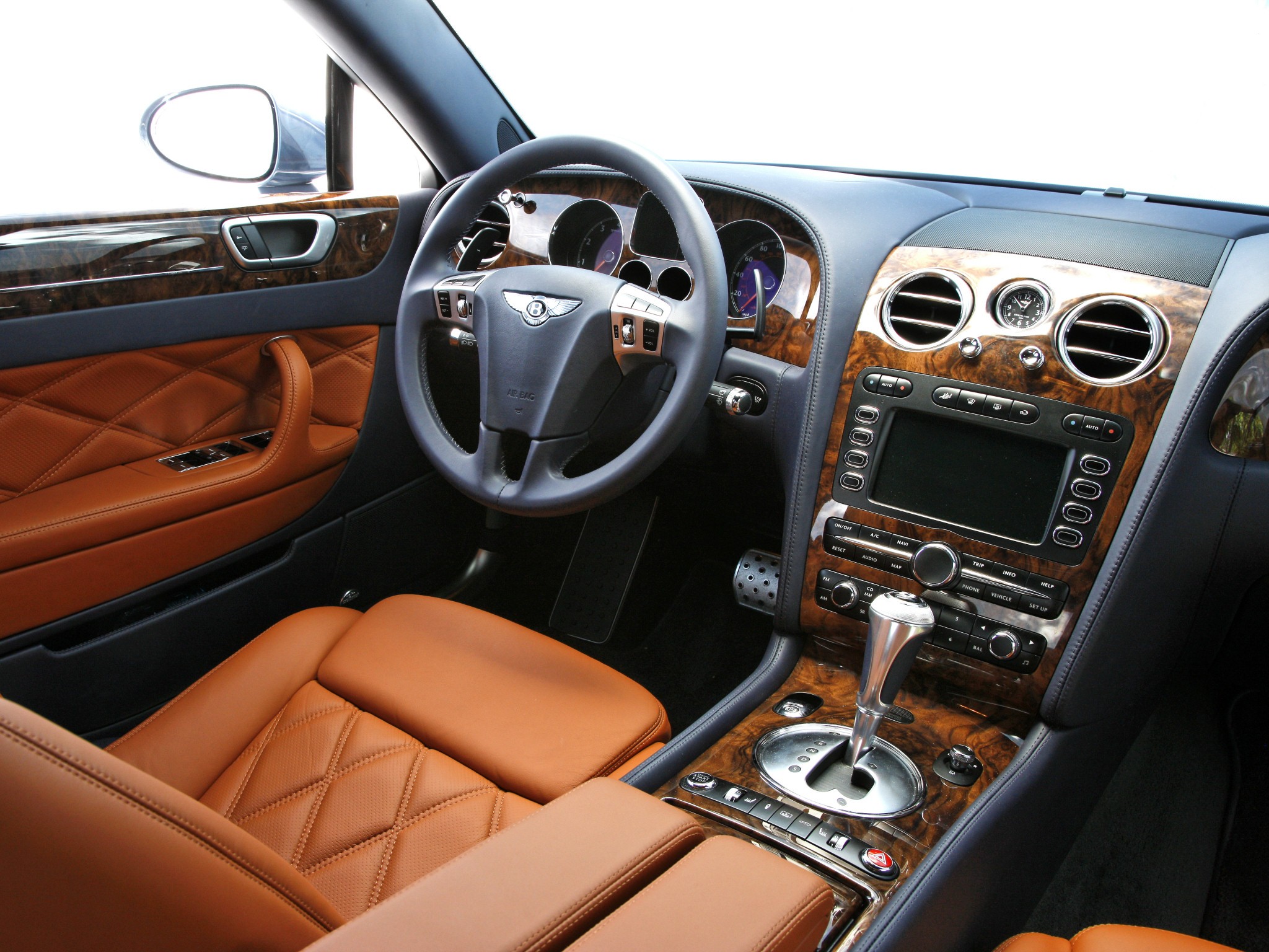 Bentley Continental Flying Spur photo 39
