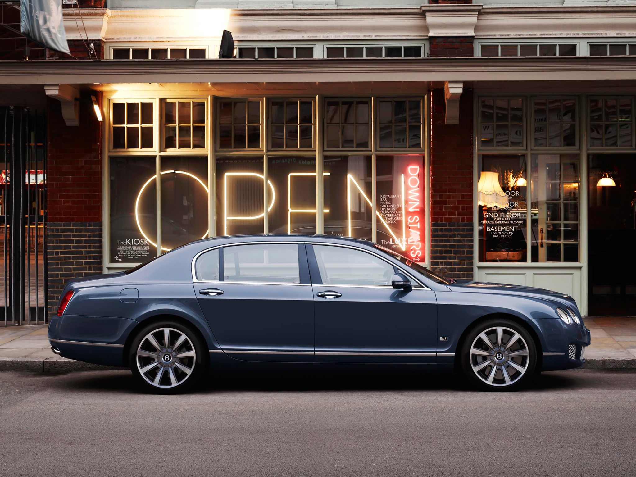 Bentley Continental Flying Spur photo 15