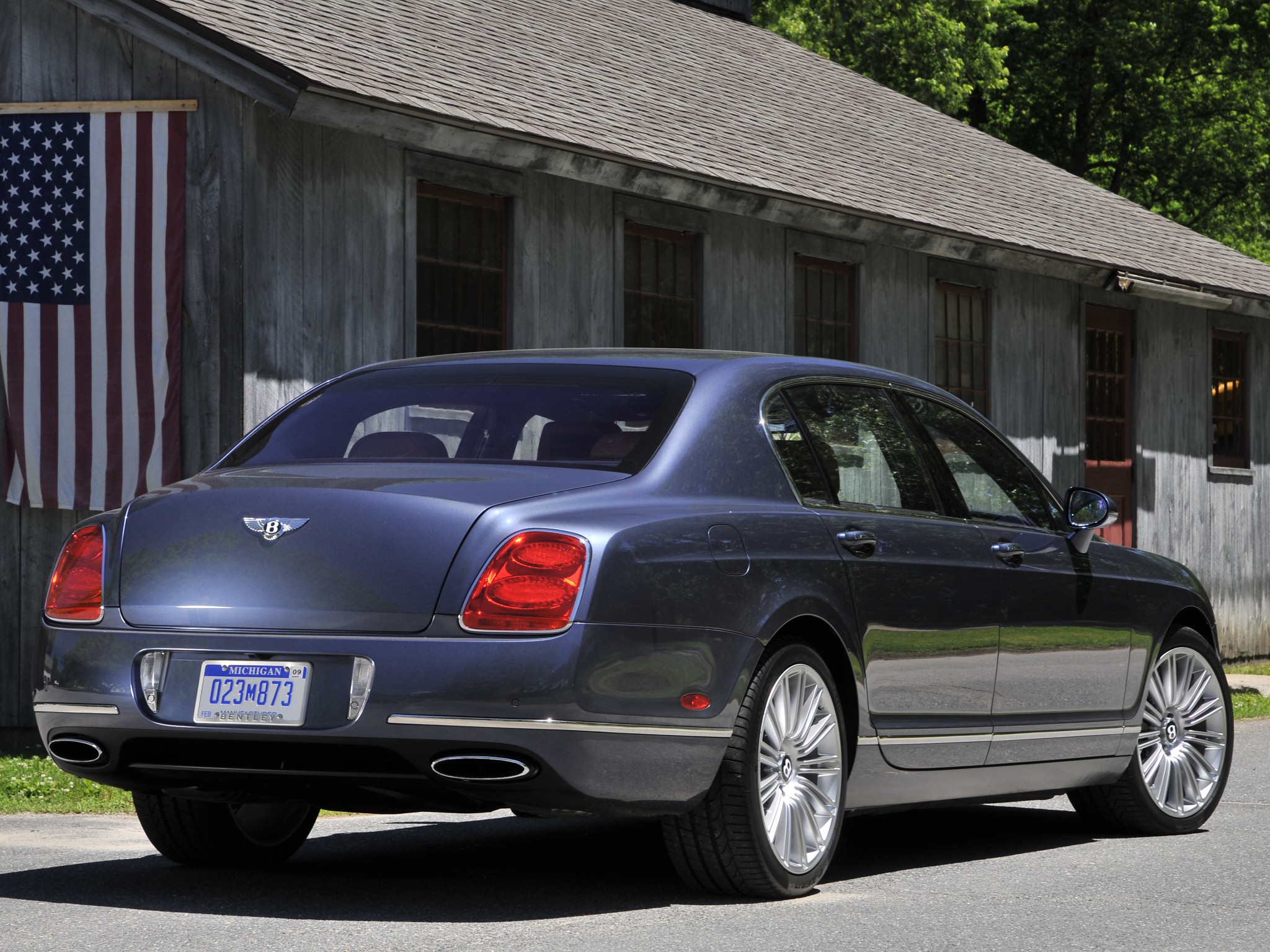 Bentley Continental Flying Spur photo 18
