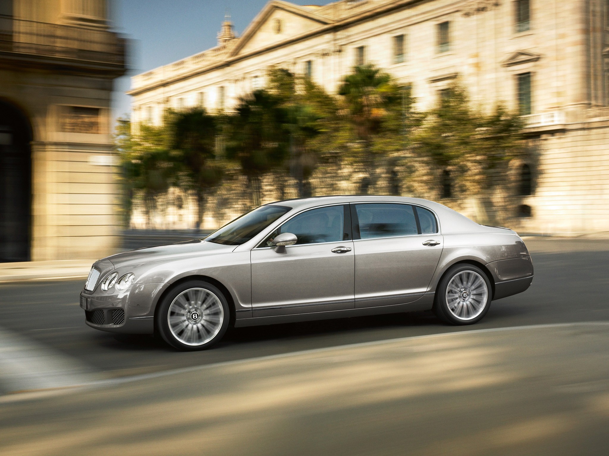 Bentley Continental Flying Spur photo 29