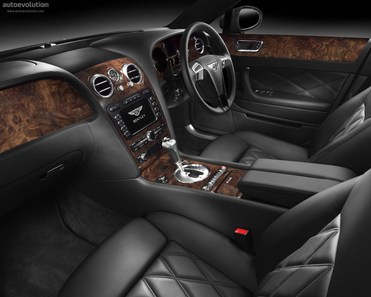 Bentley Continental Flying Spur photo 32